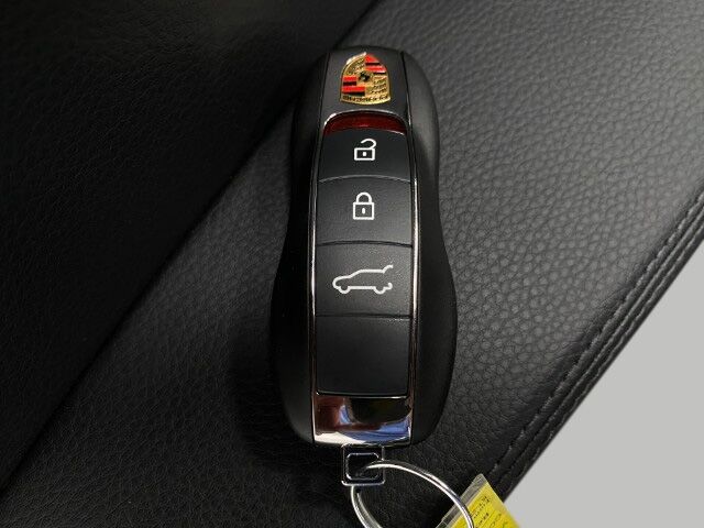 2025 Porsche Macan Appleton WI