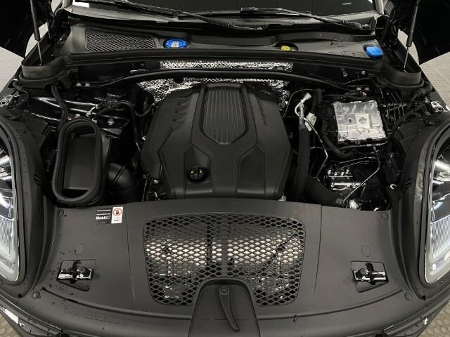 2025 Porsche Macan Appleton WI