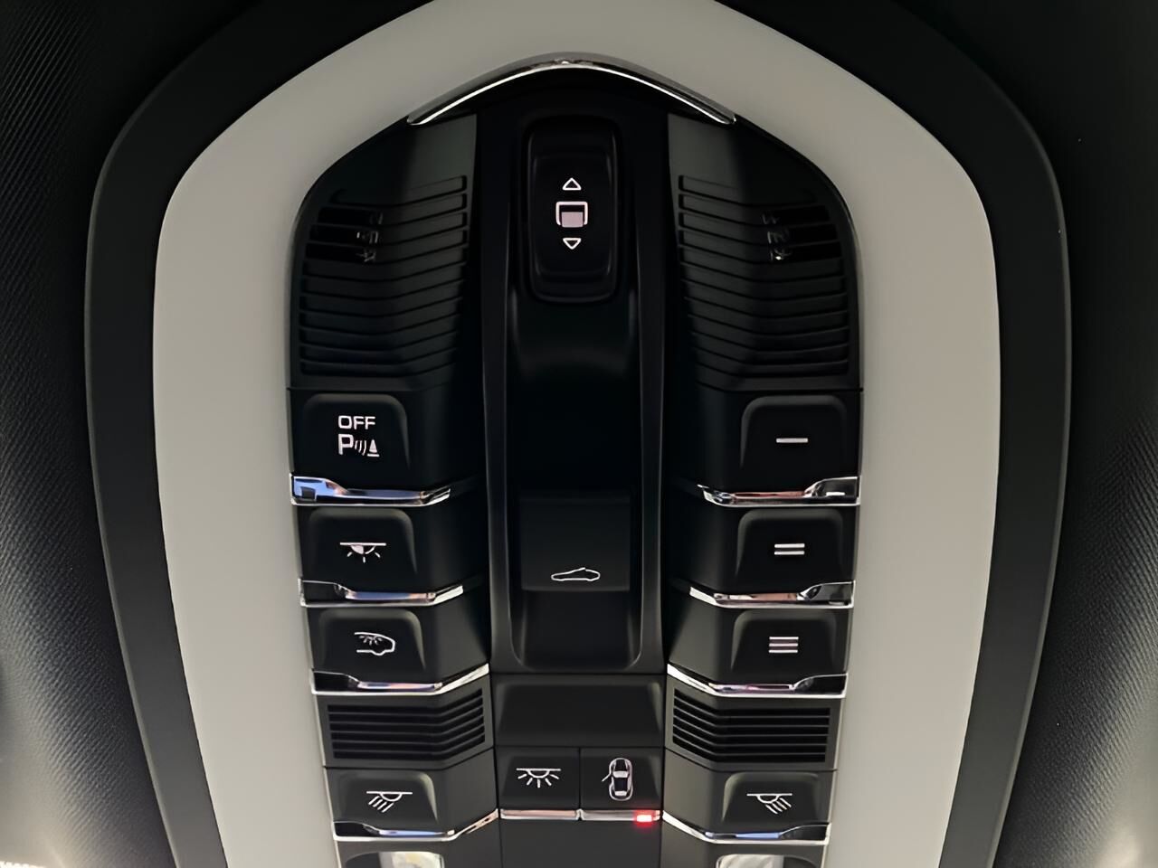 2025 Porsche Macan Appleton WI