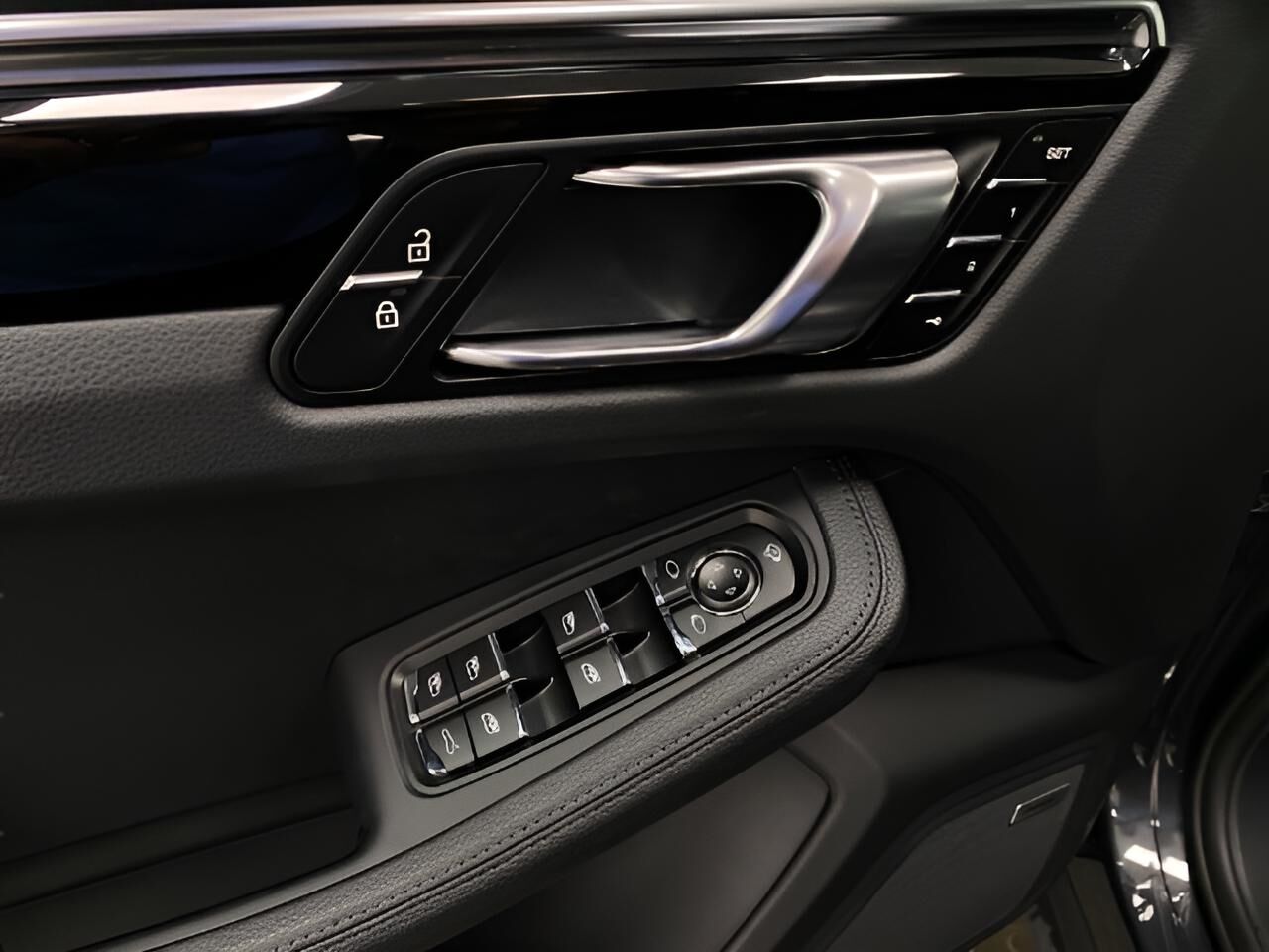 2025 Porsche Macan Appleton WI