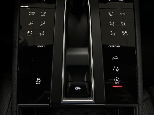 2025 Porsche Macan Appleton WI