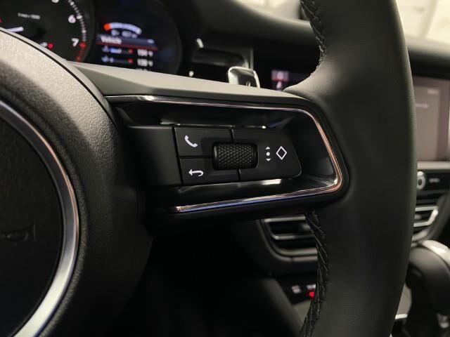 2025 Porsche Macan Appleton WI
