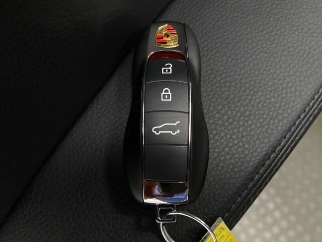 2025 Porsche Macan Appleton WI