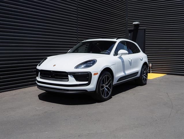 2025 Porsche Macan