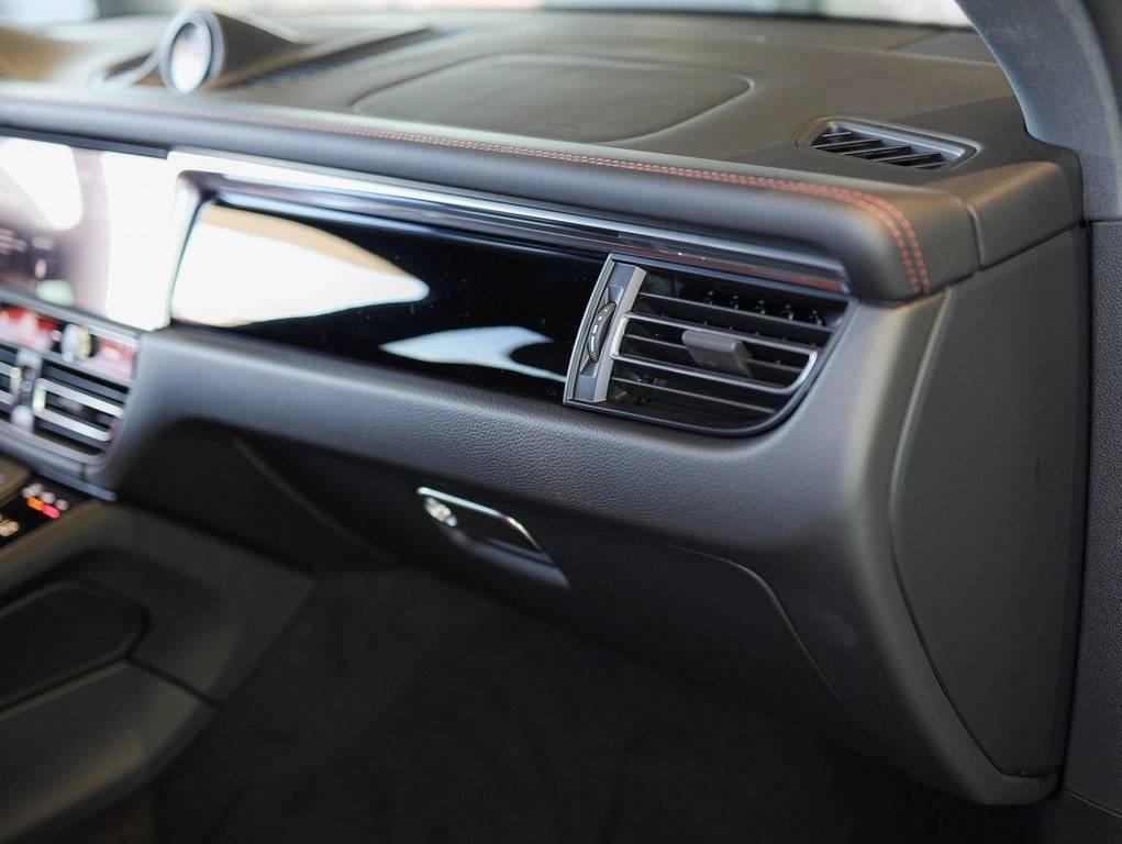 2025 Porsche Macan Bakersfield CA