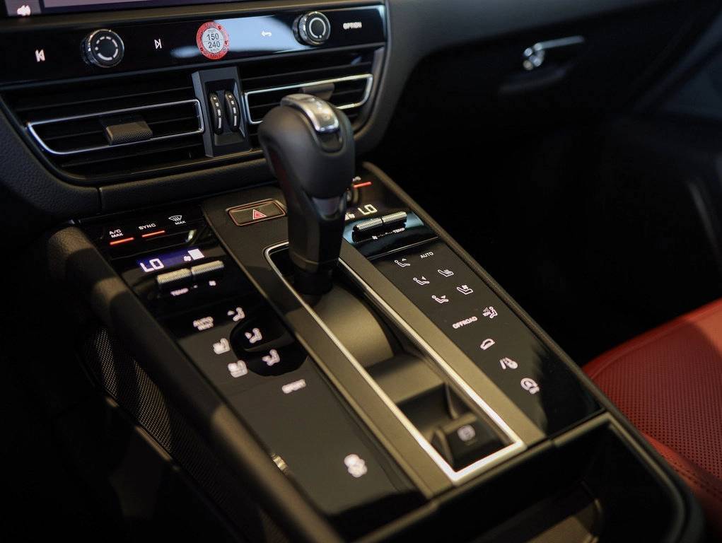 2025 Porsche Macan Bakersfield CA