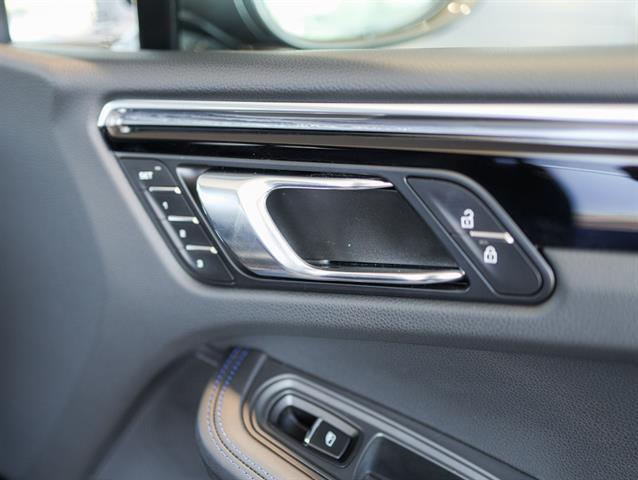 2025 Porsche Macan Bakersfield CA