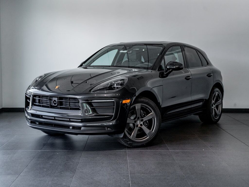 2025 Porsche Macan 4 Electric photo 7
