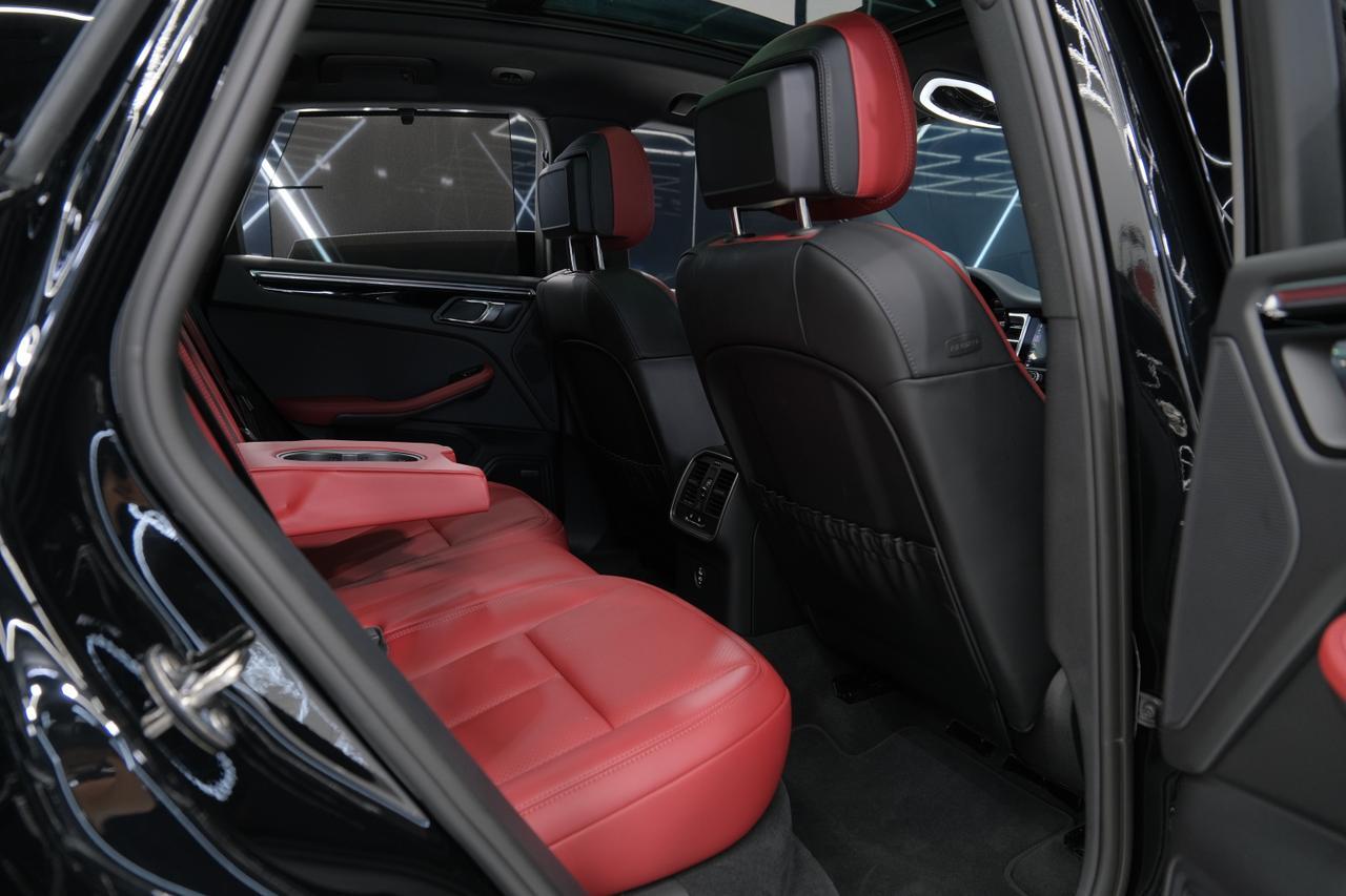 2025 Porsche Macan Miami FL