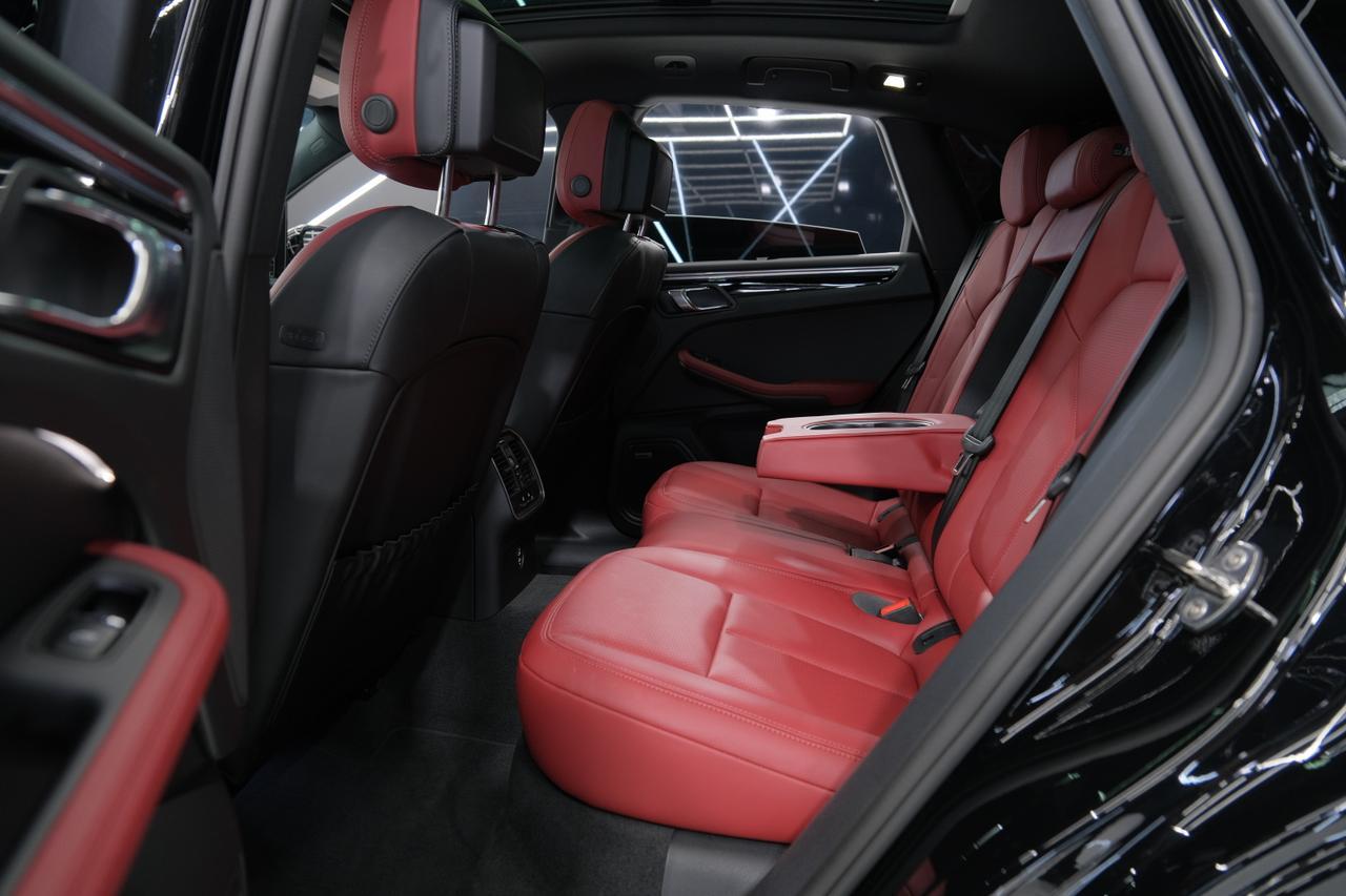 2025 Porsche Macan Miami FL