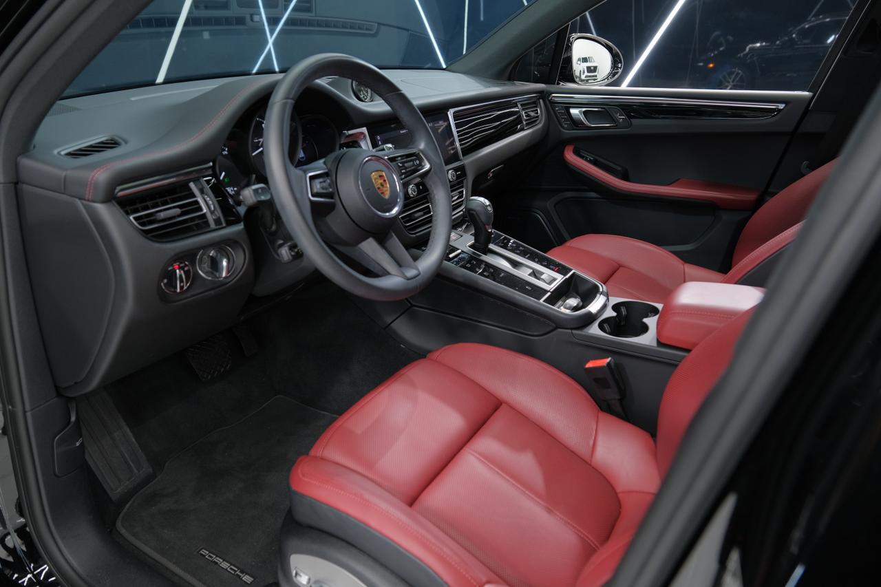 2025 Porsche Macan Miami FL