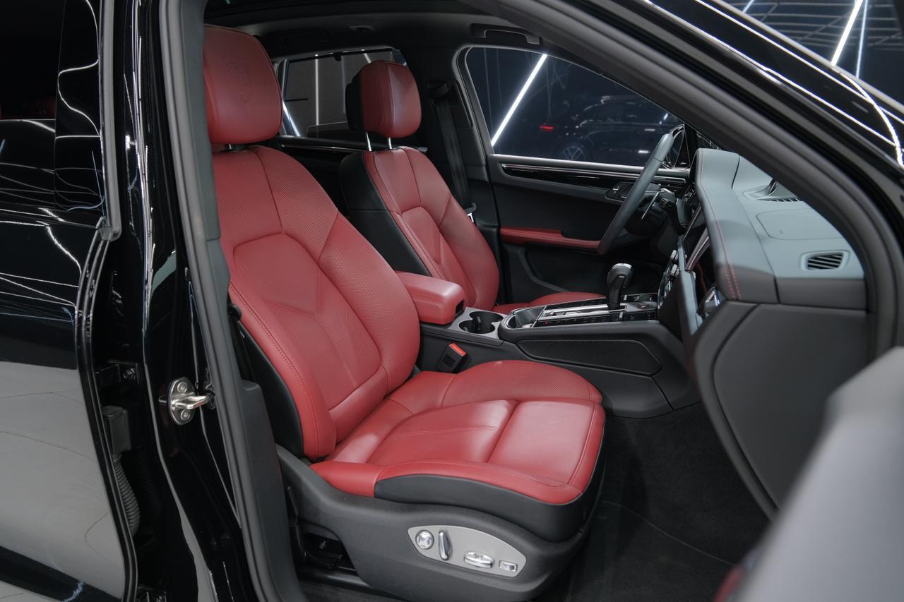 2025 Porsche Macan Miami FL