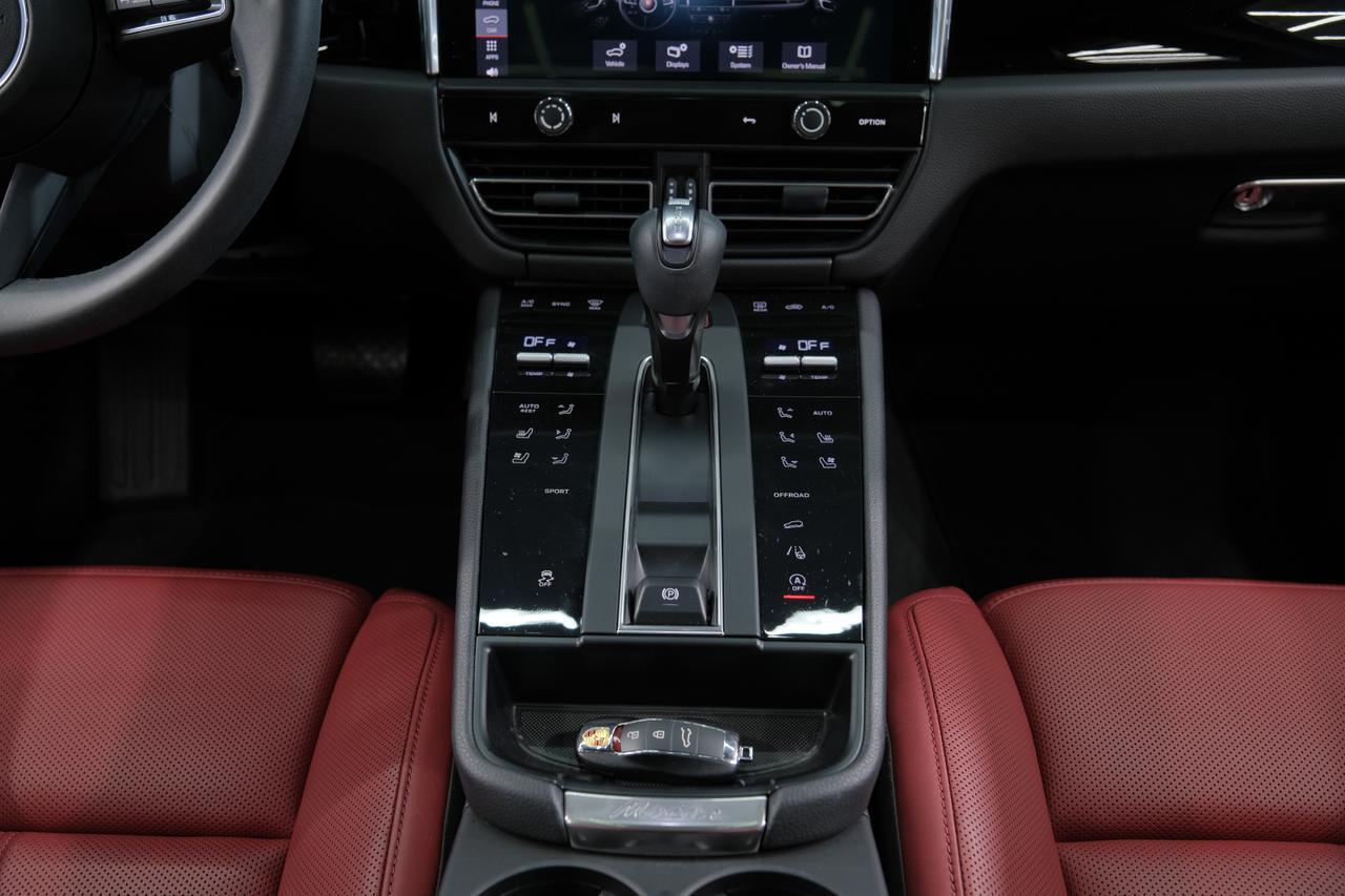 2025 Porsche Macan Miami FL