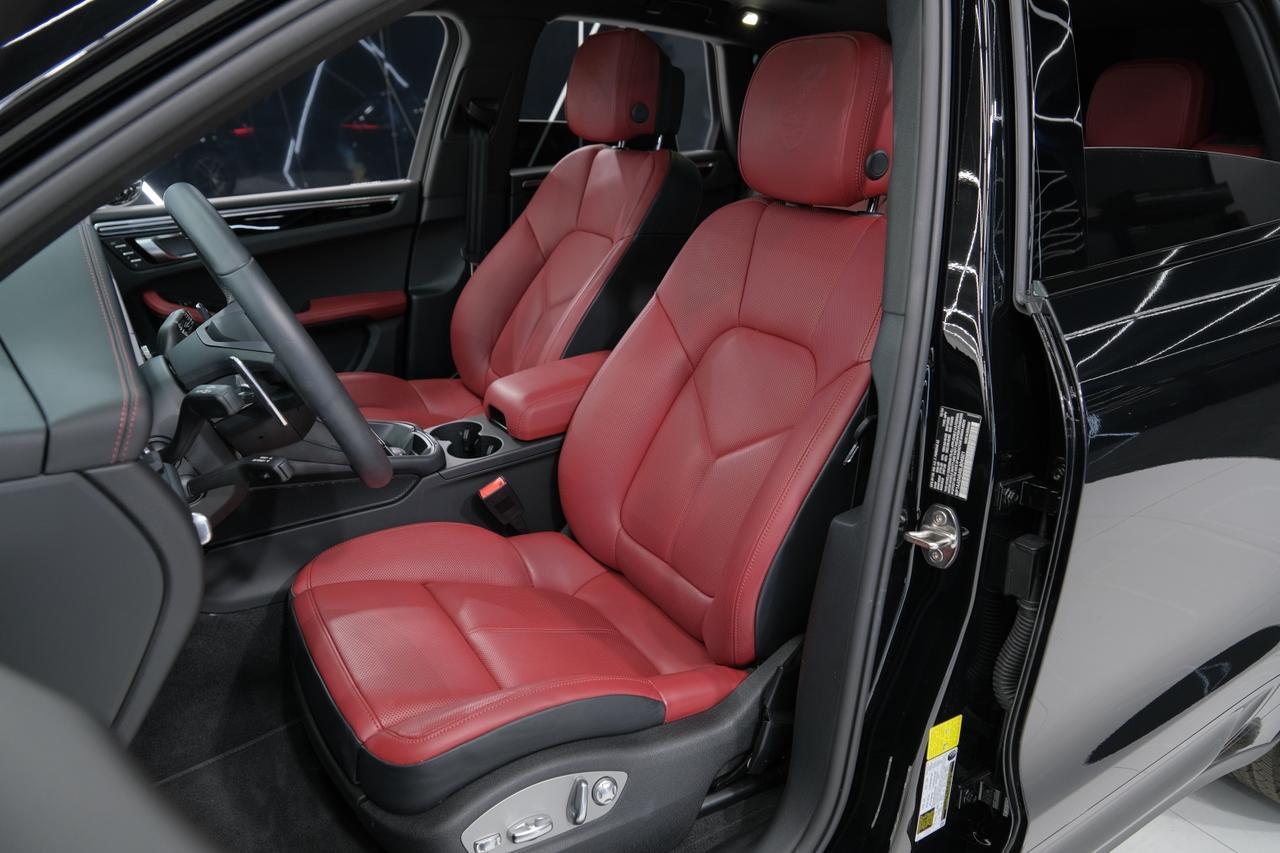 2025 Porsche Macan Miami FL