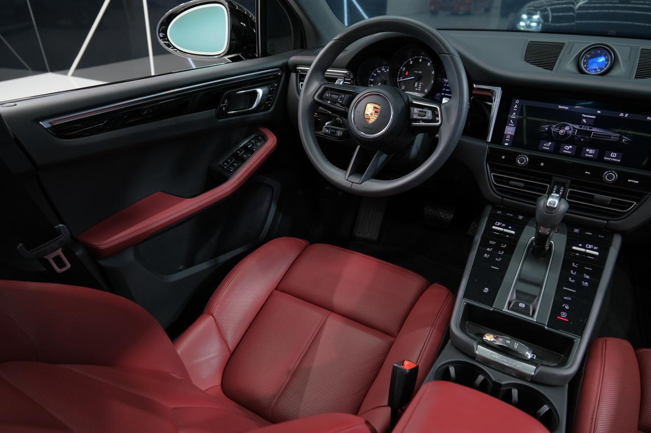 2025 Porsche Macan Miami FL