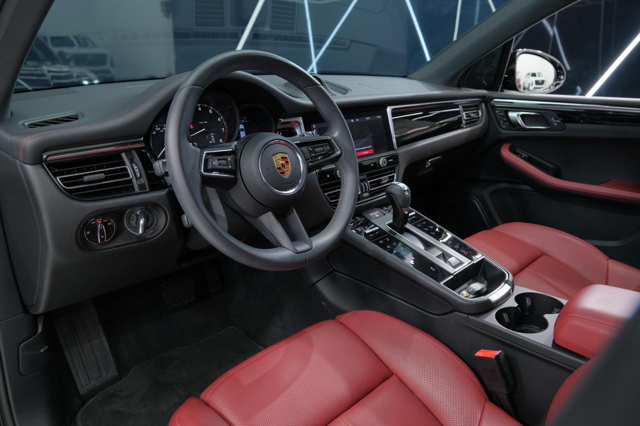 2025 Porsche Macan Miami FL