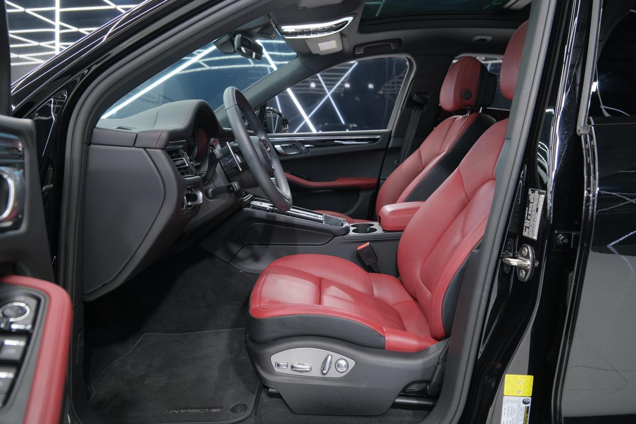 2025 Porsche Macan Miami FL