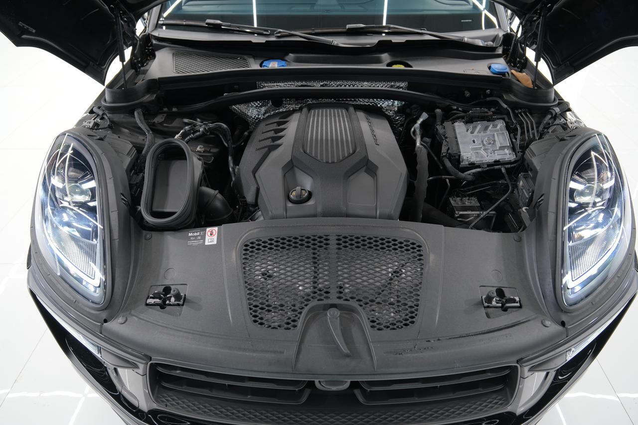 2025 Porsche Macan Miami FL