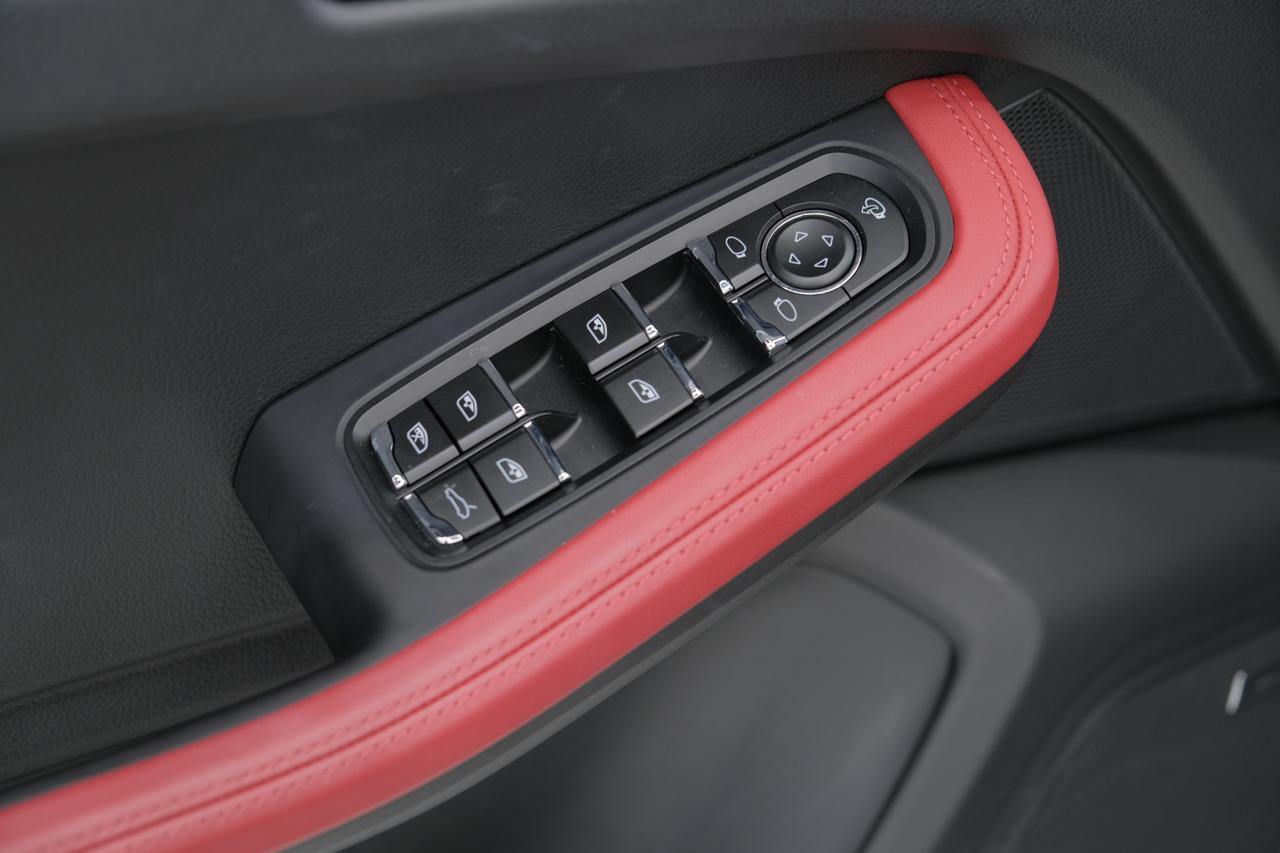 2025 Porsche Macan Miami FL