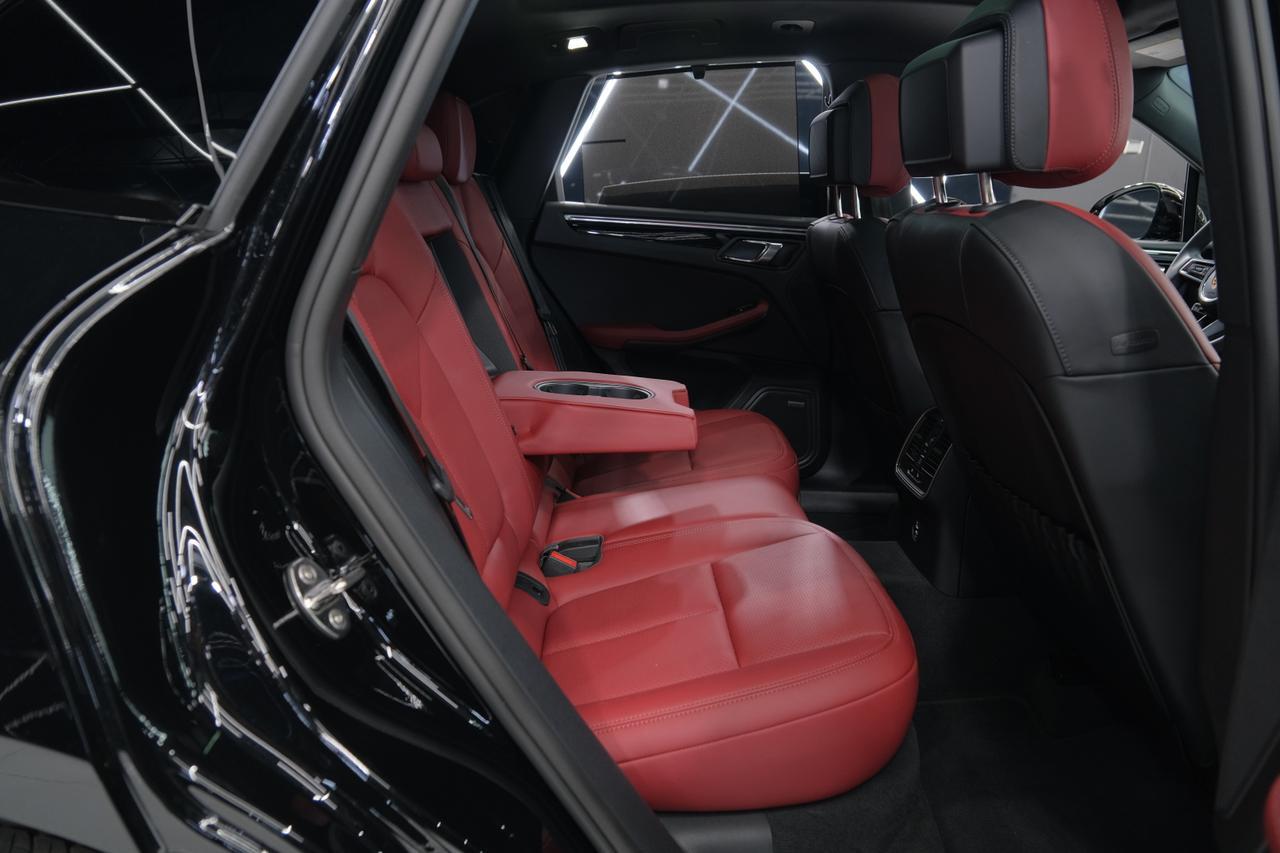 2025 Porsche Macan Miami FL