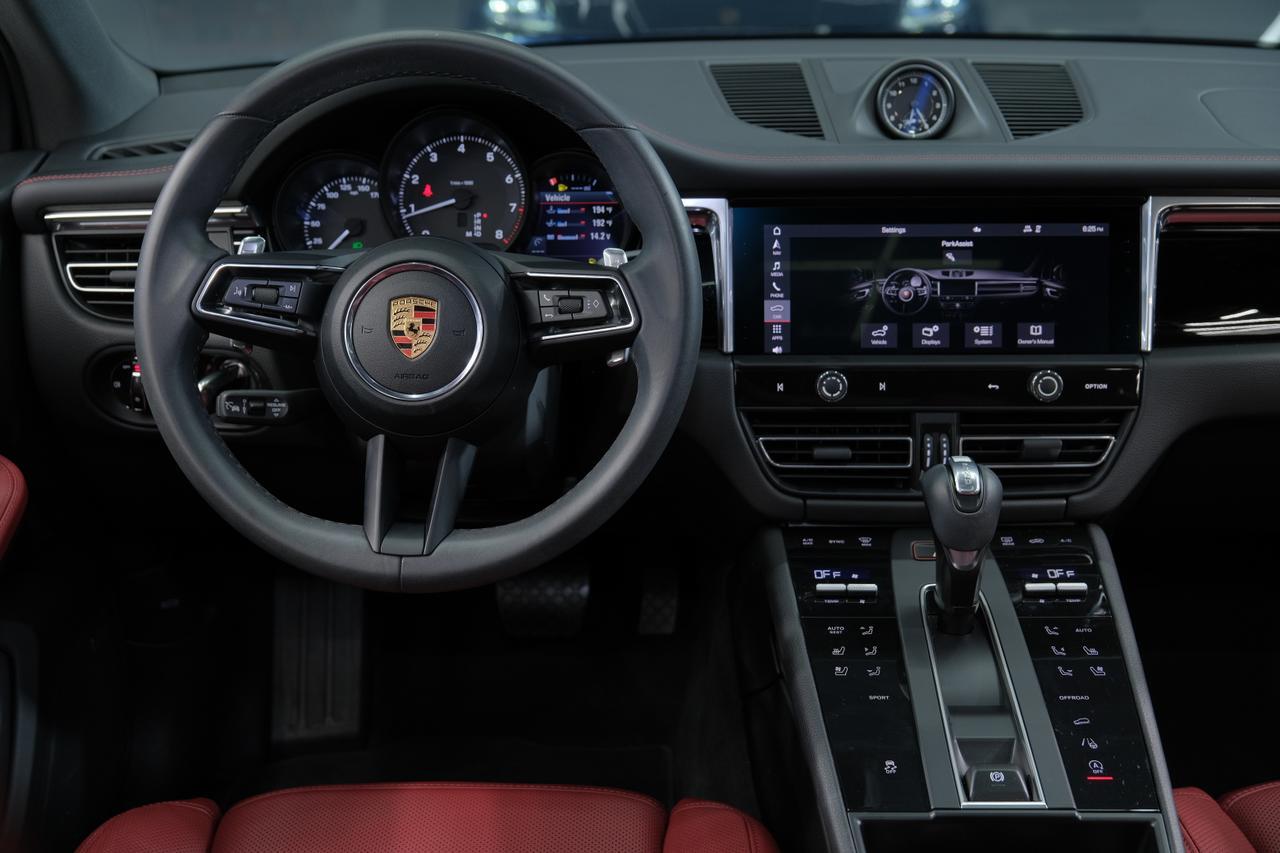 2025 Porsche Macan Miami FL