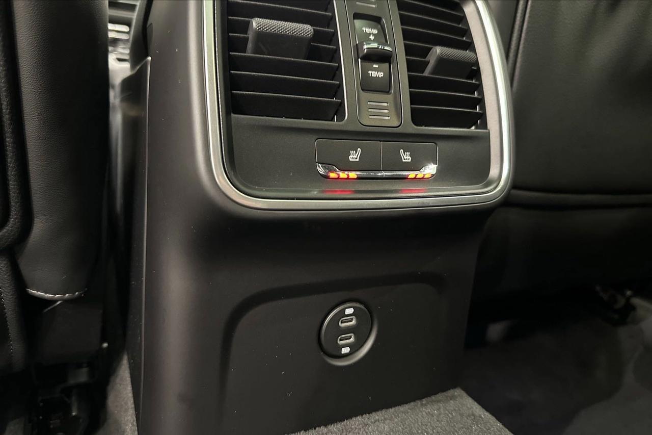 2025 Porsche Macan Newark DE