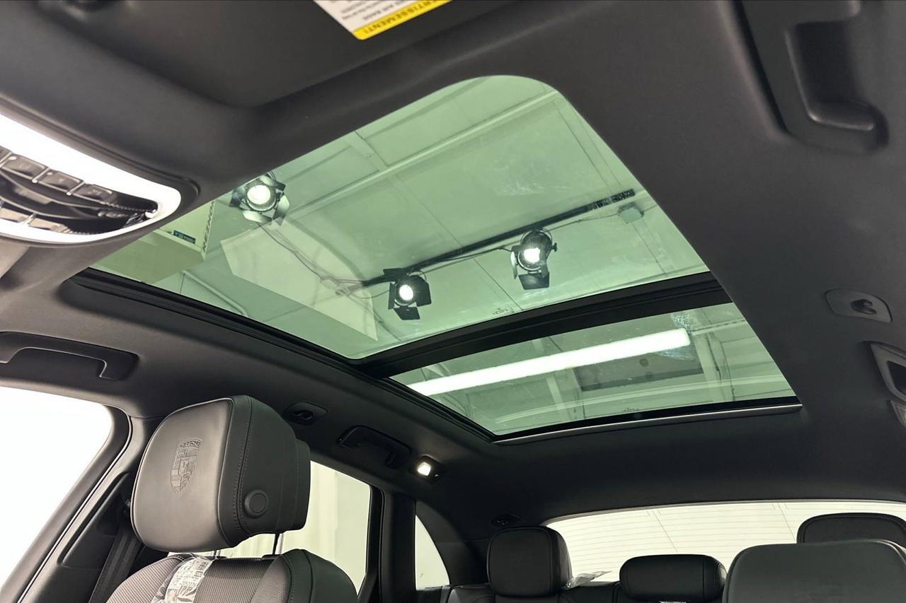 2025 Porsche Macan Newark DE