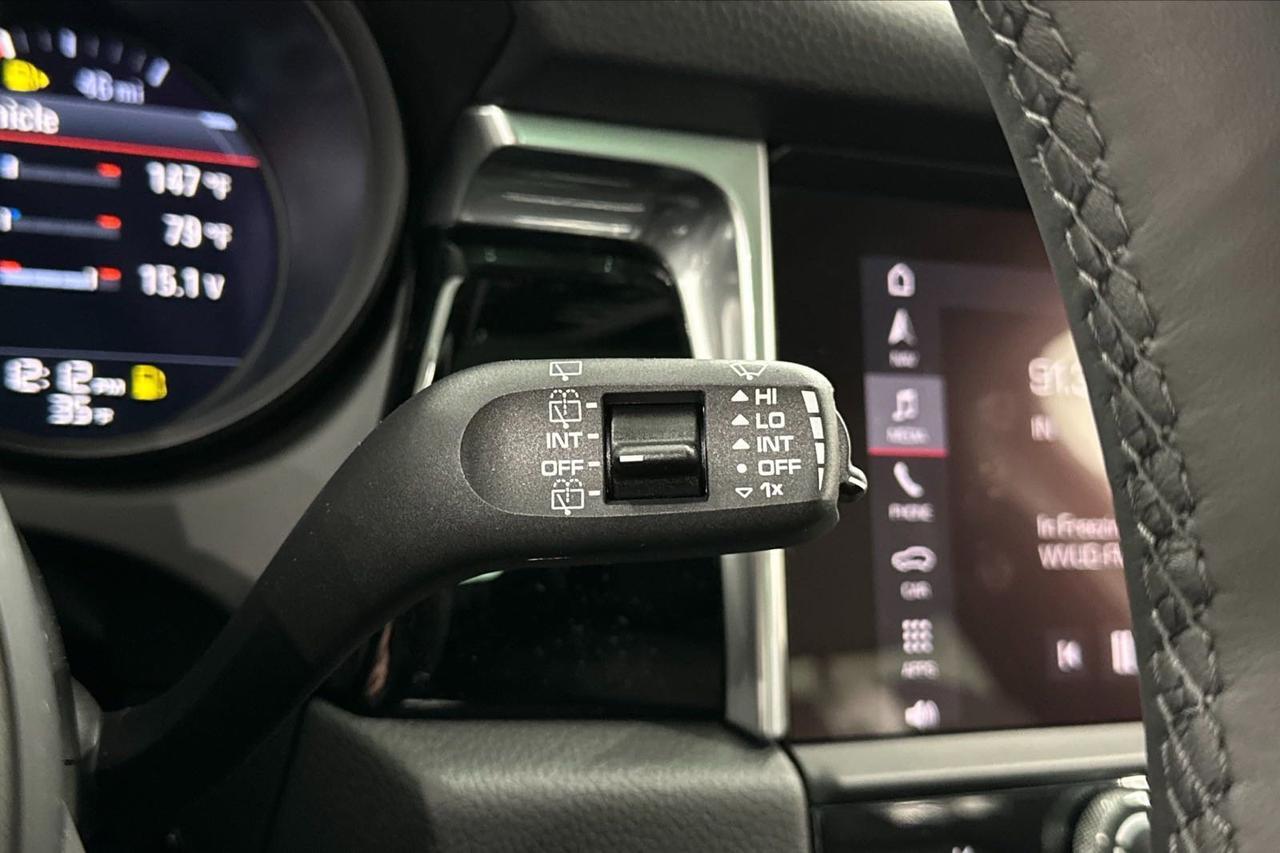 2025 Porsche Macan Newark DE