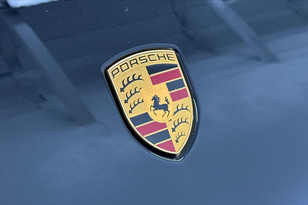 2025 Porsche Macan Newark DE
