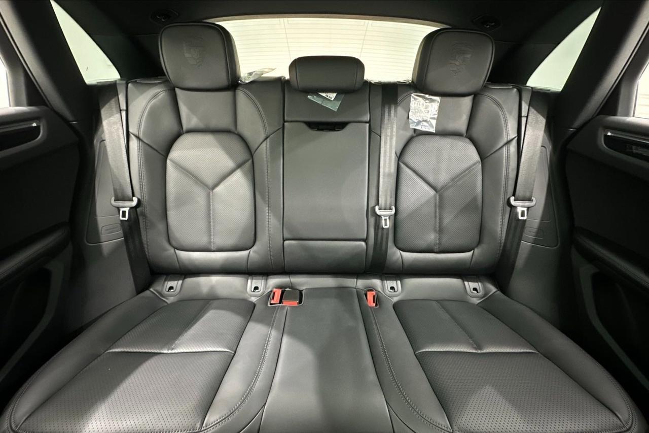 2025 Porsche Macan Newark DE