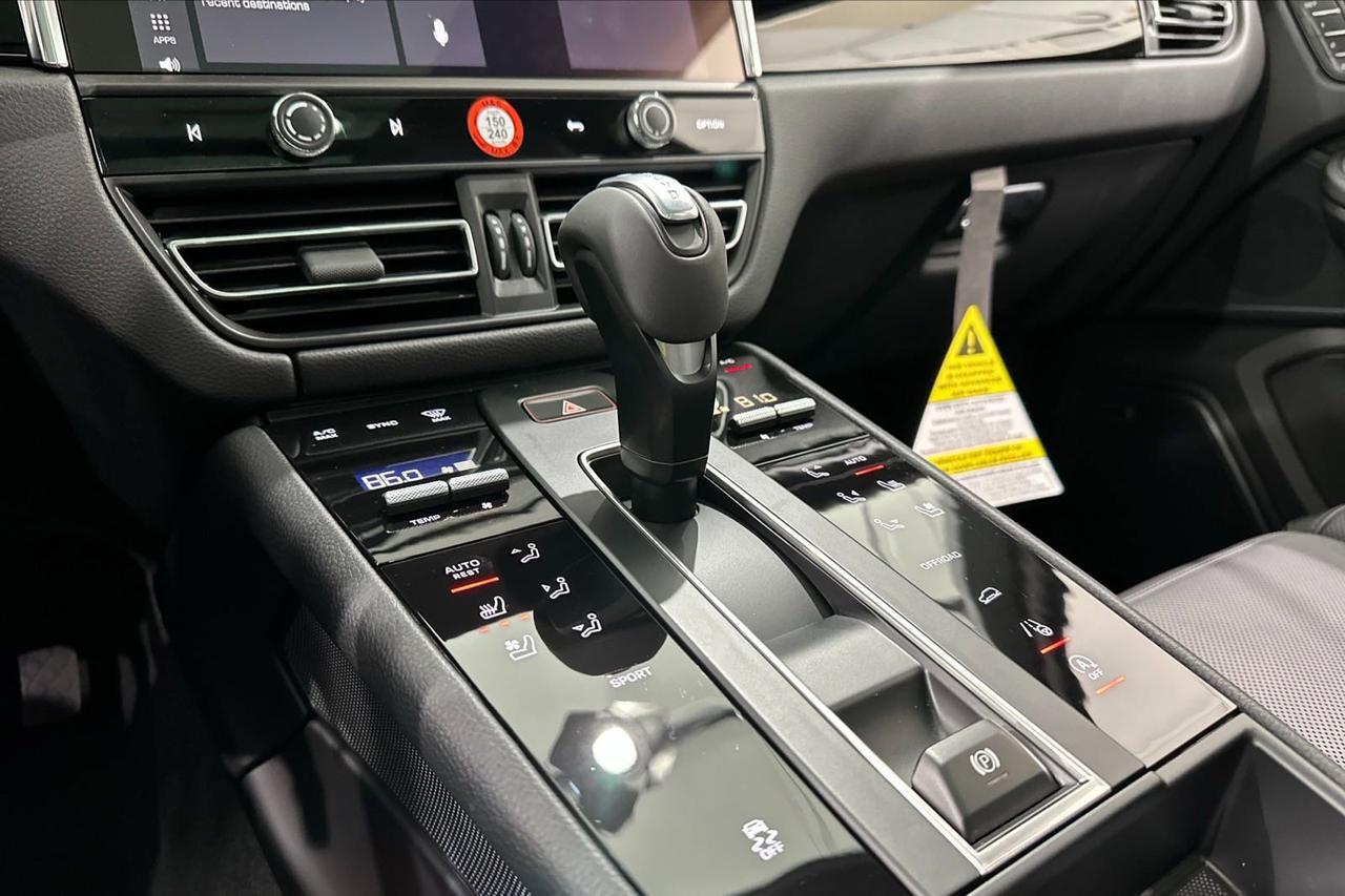 2025 Porsche Macan Newark DE