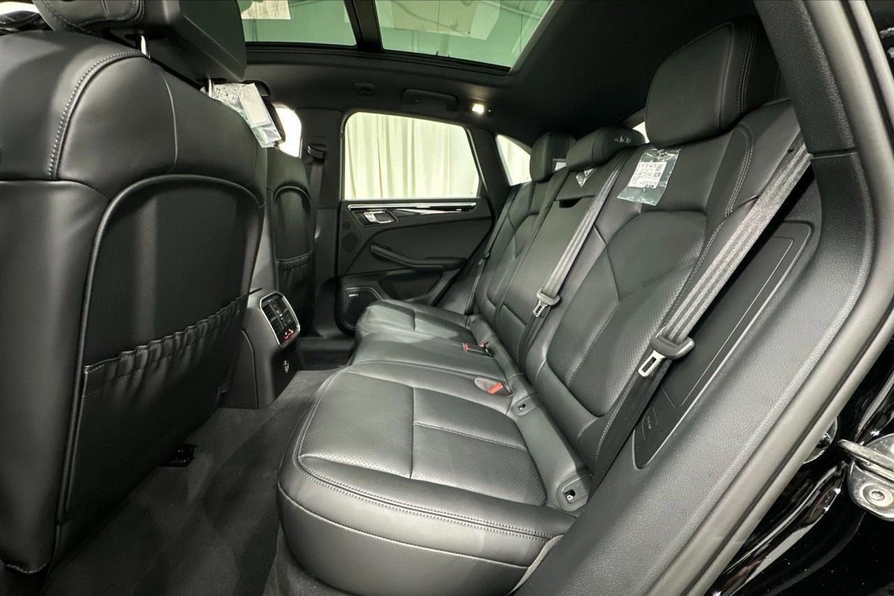 2025 Porsche Macan Newark DE