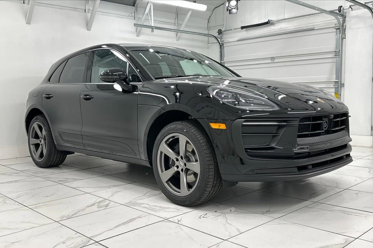 2025 Porsche Macan Newark DE