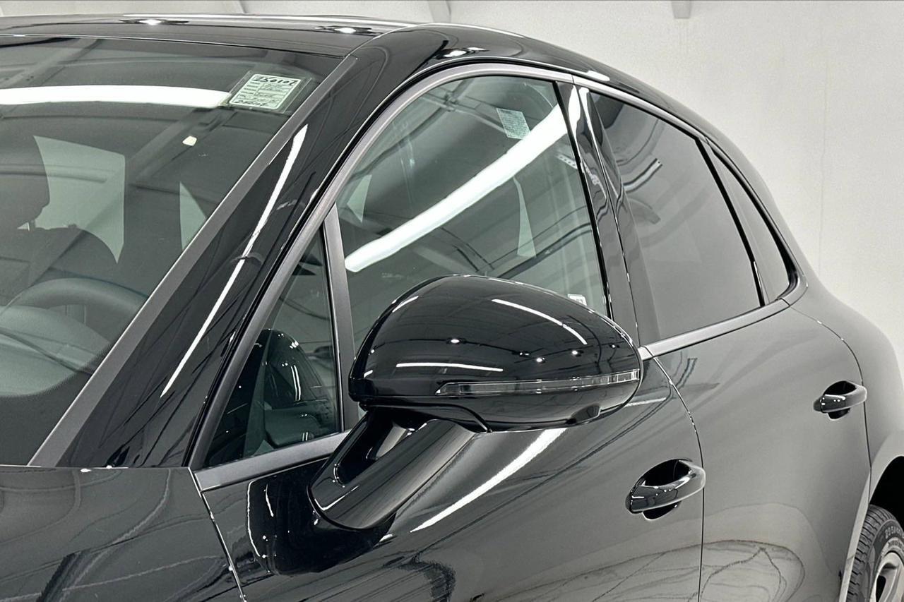2025 Porsche Macan Newark DE