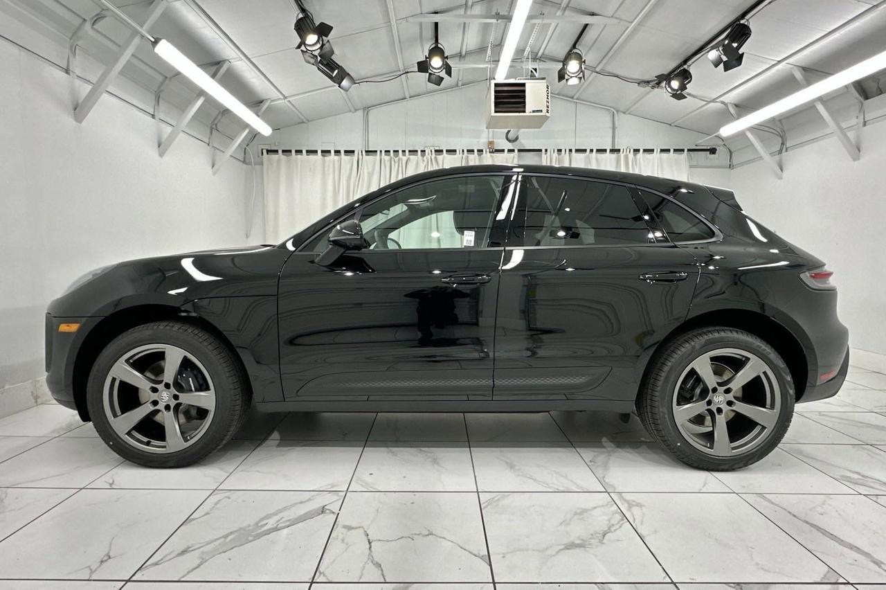 2025 Porsche Macan Newark DE