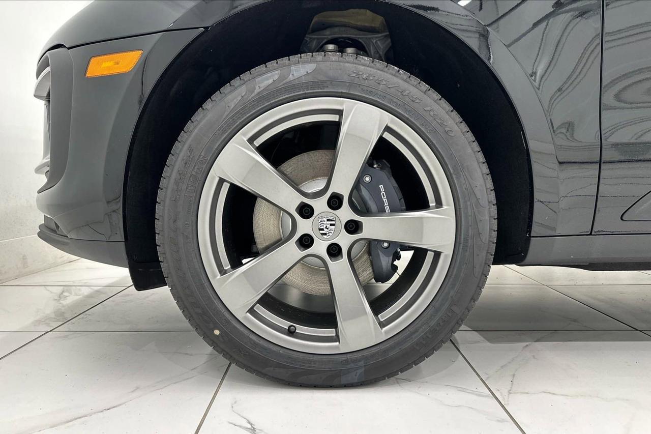 2025 Porsche Macan Newark DE