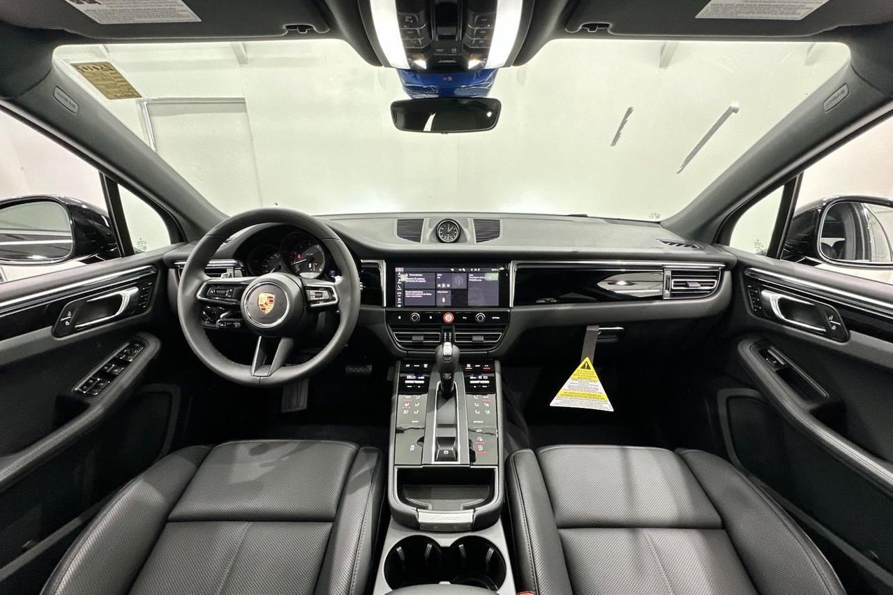 2025 Porsche Macan Newark DE