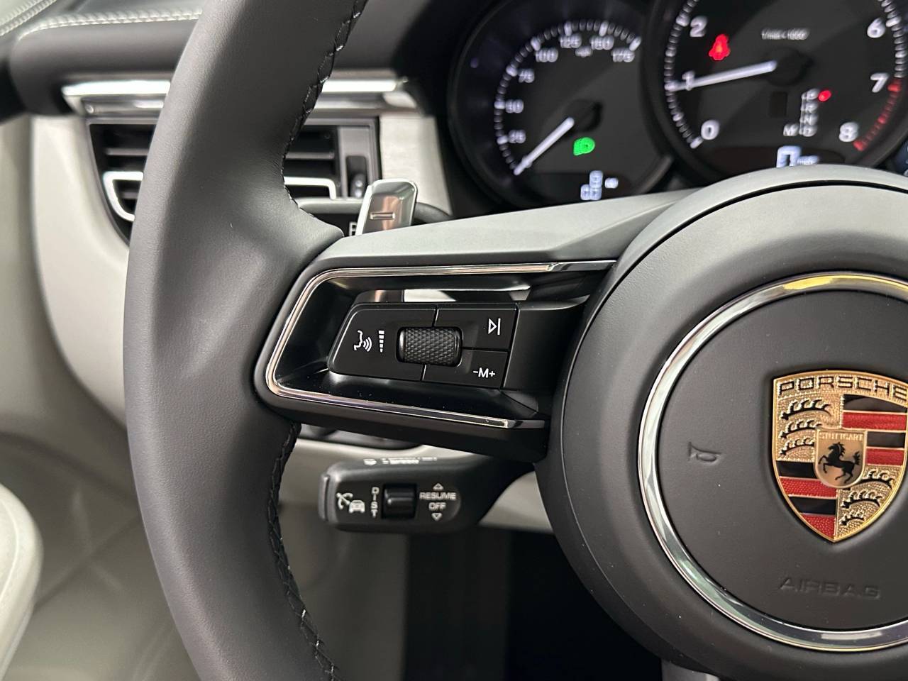 2025 Porsche Macan Newark DE