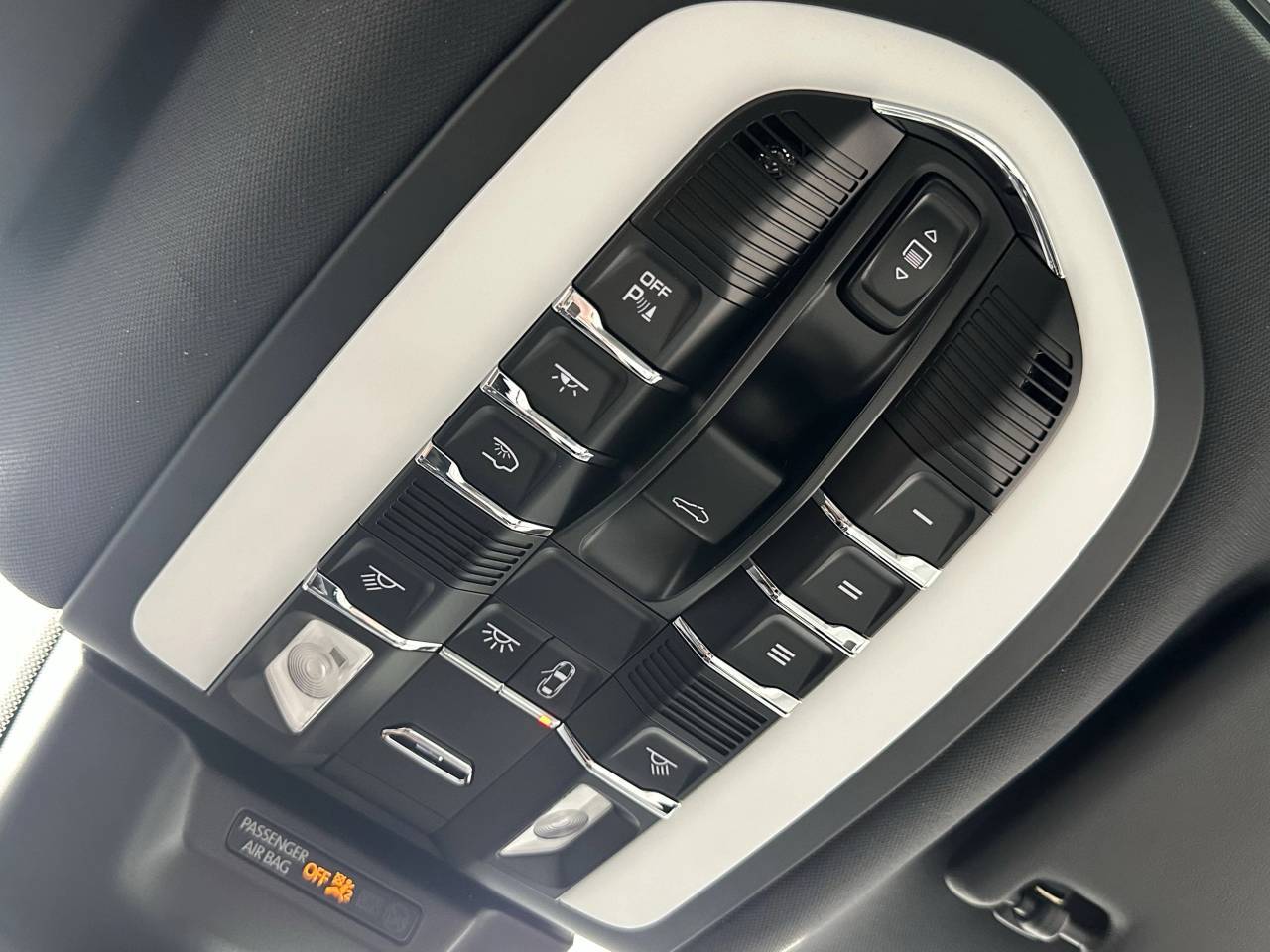 2025 Porsche Macan Newark DE