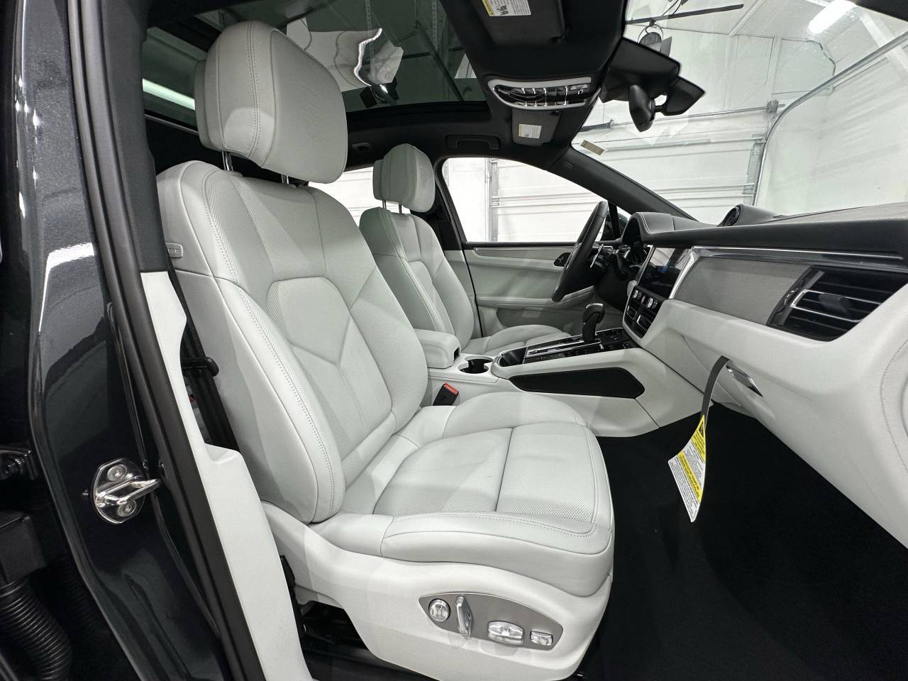 2025 Porsche Macan Newark DE