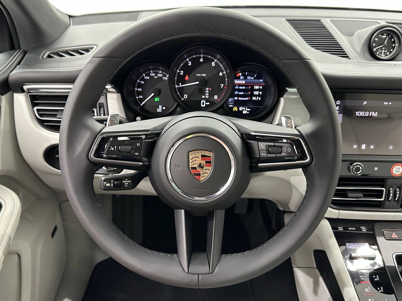 2025 Porsche Macan Newark DE