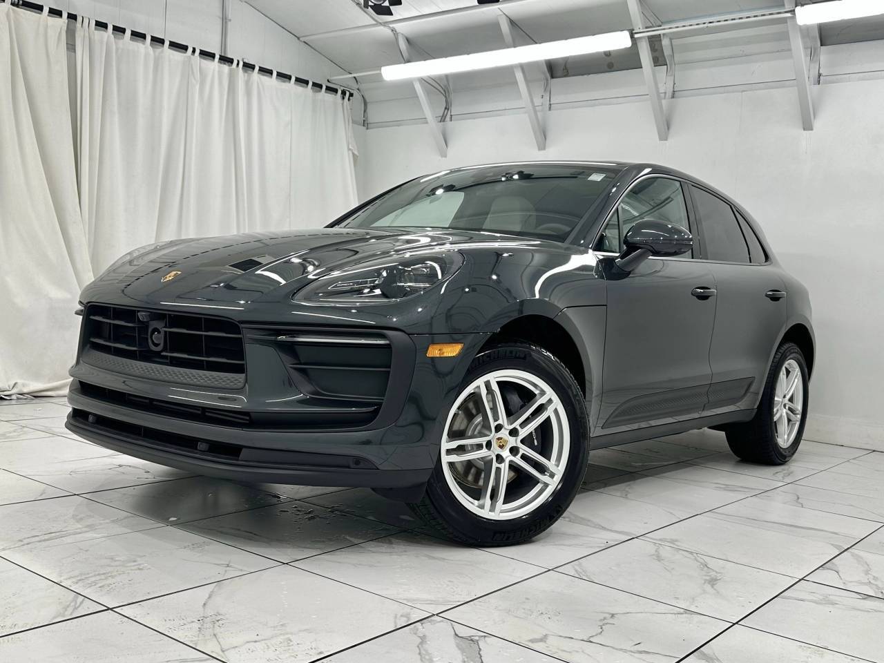 2025 Porsche Macan Newark DE