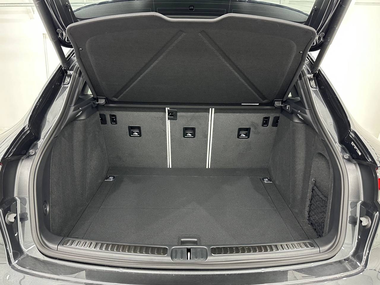 2025 Porsche Macan Newark DE