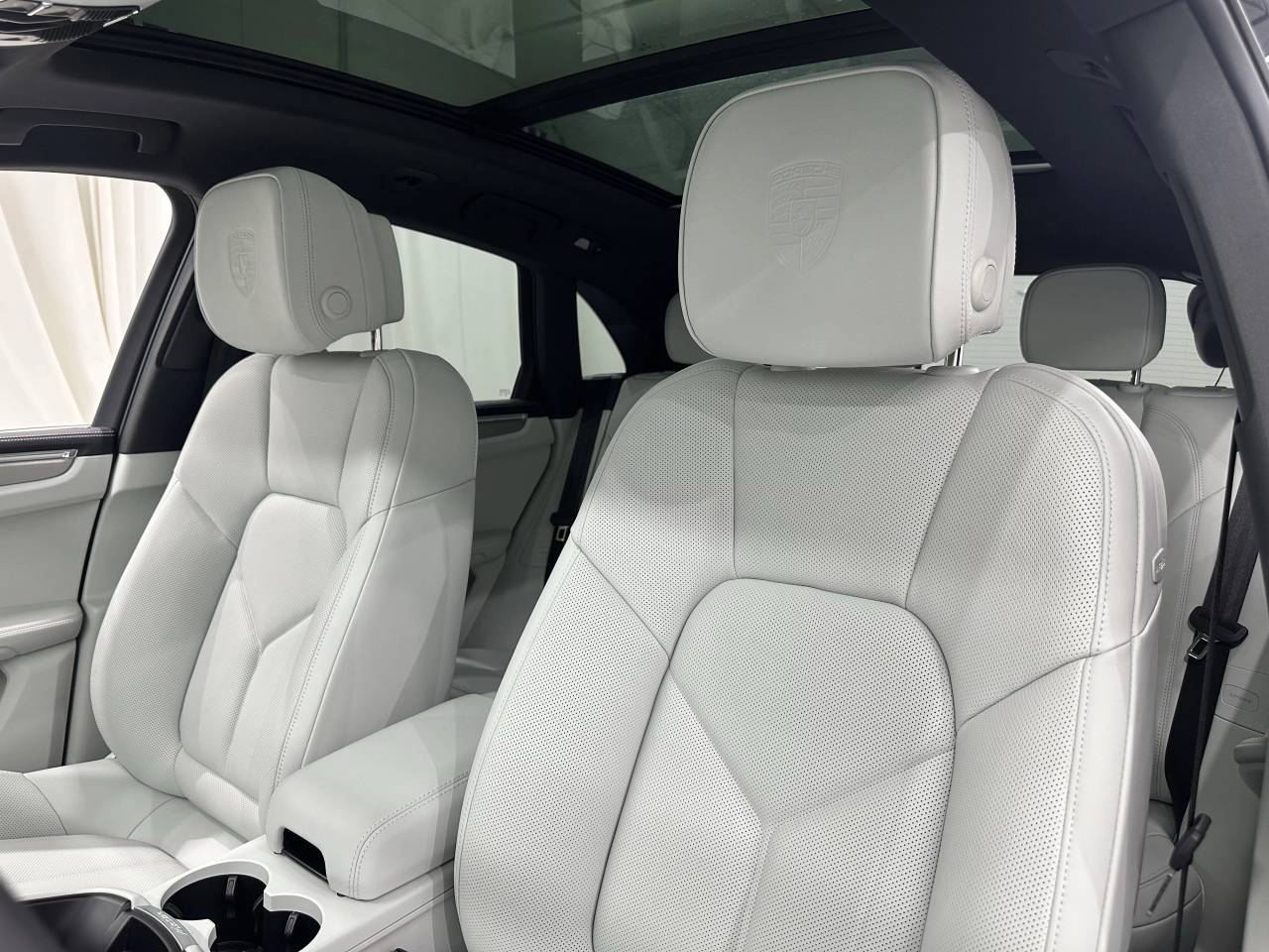 2025 Porsche Macan Newark DE
