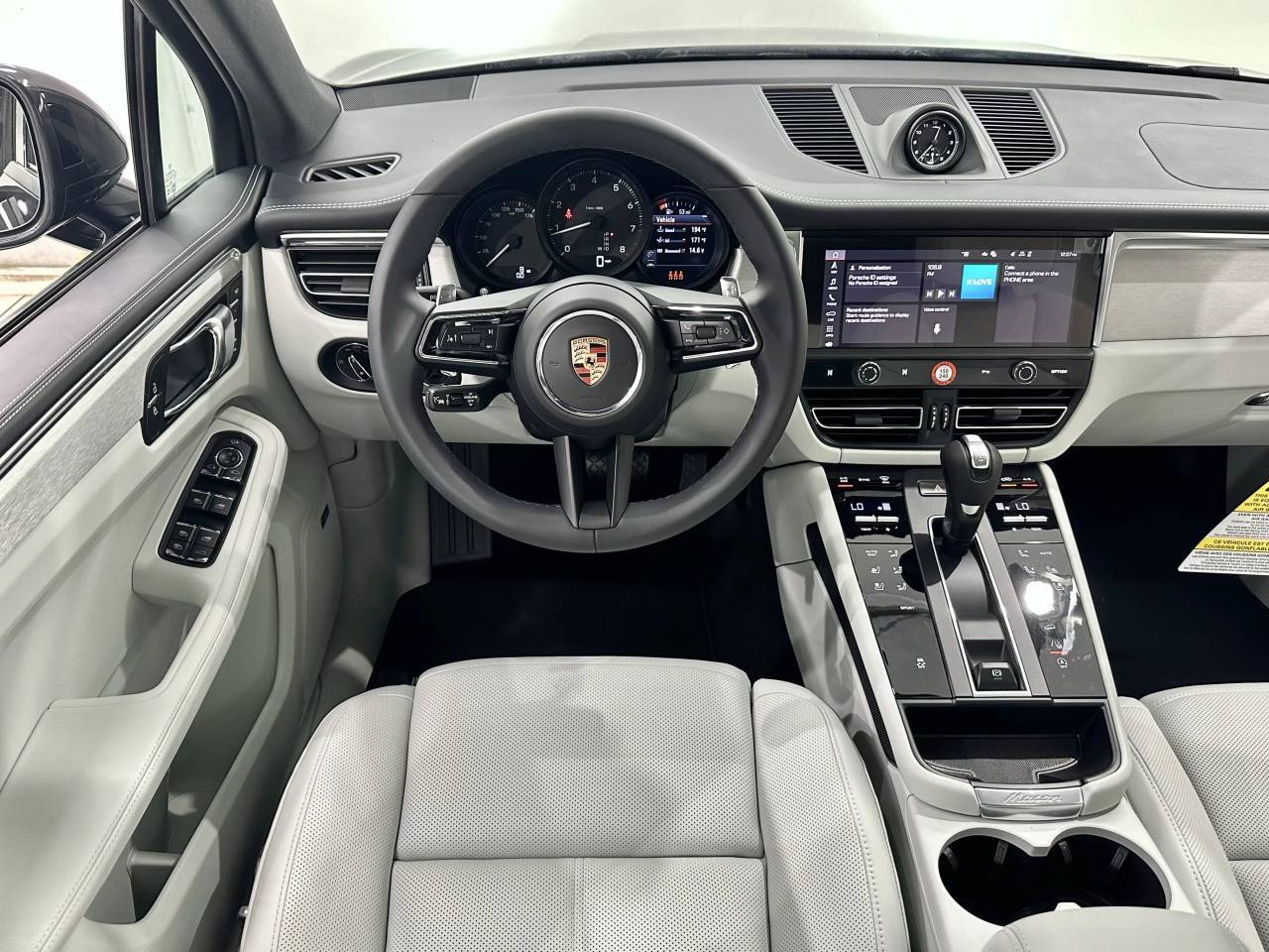 2025 Porsche Macan Newark DE