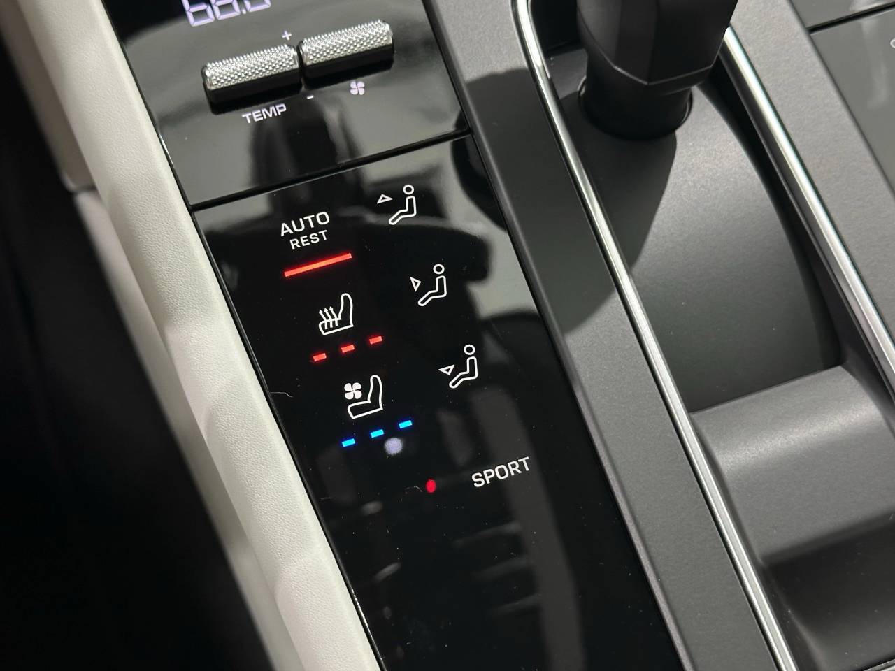 2025 Porsche Macan Newark DE
