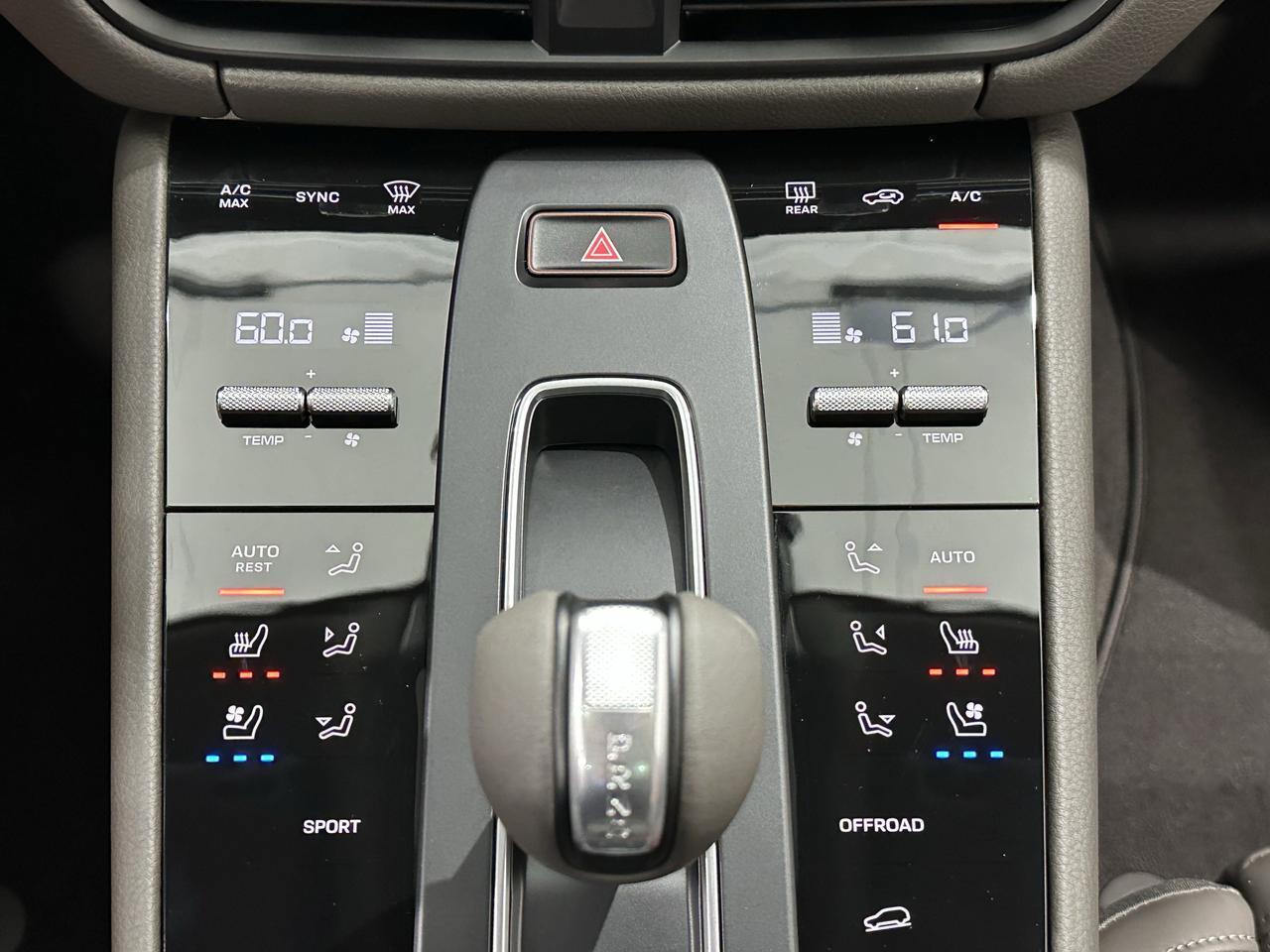 2025 Porsche Macan Newark DE