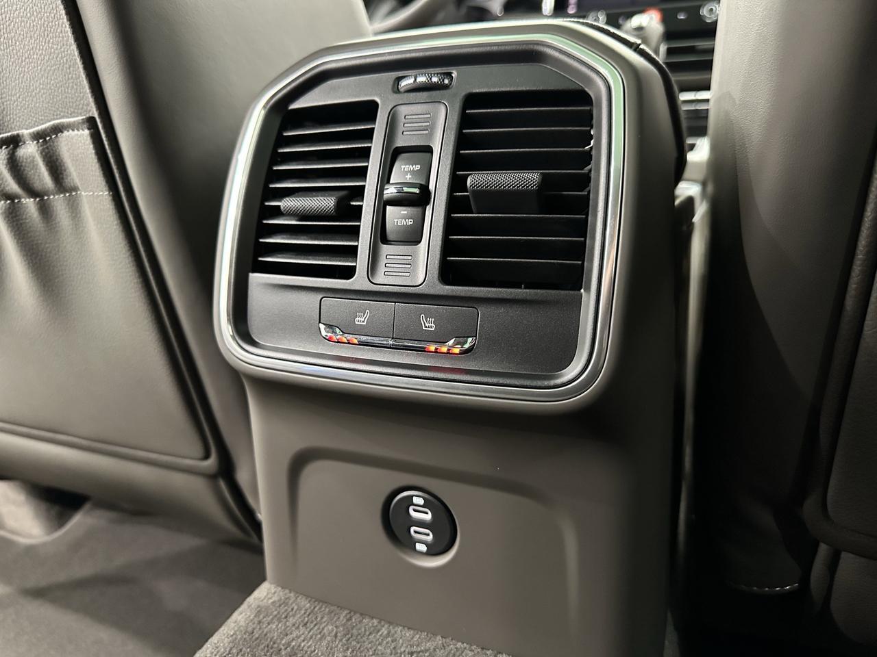 2025 Porsche Macan Newark DE