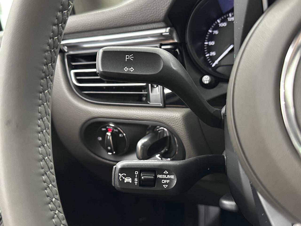 2025 Porsche Macan Newark DE