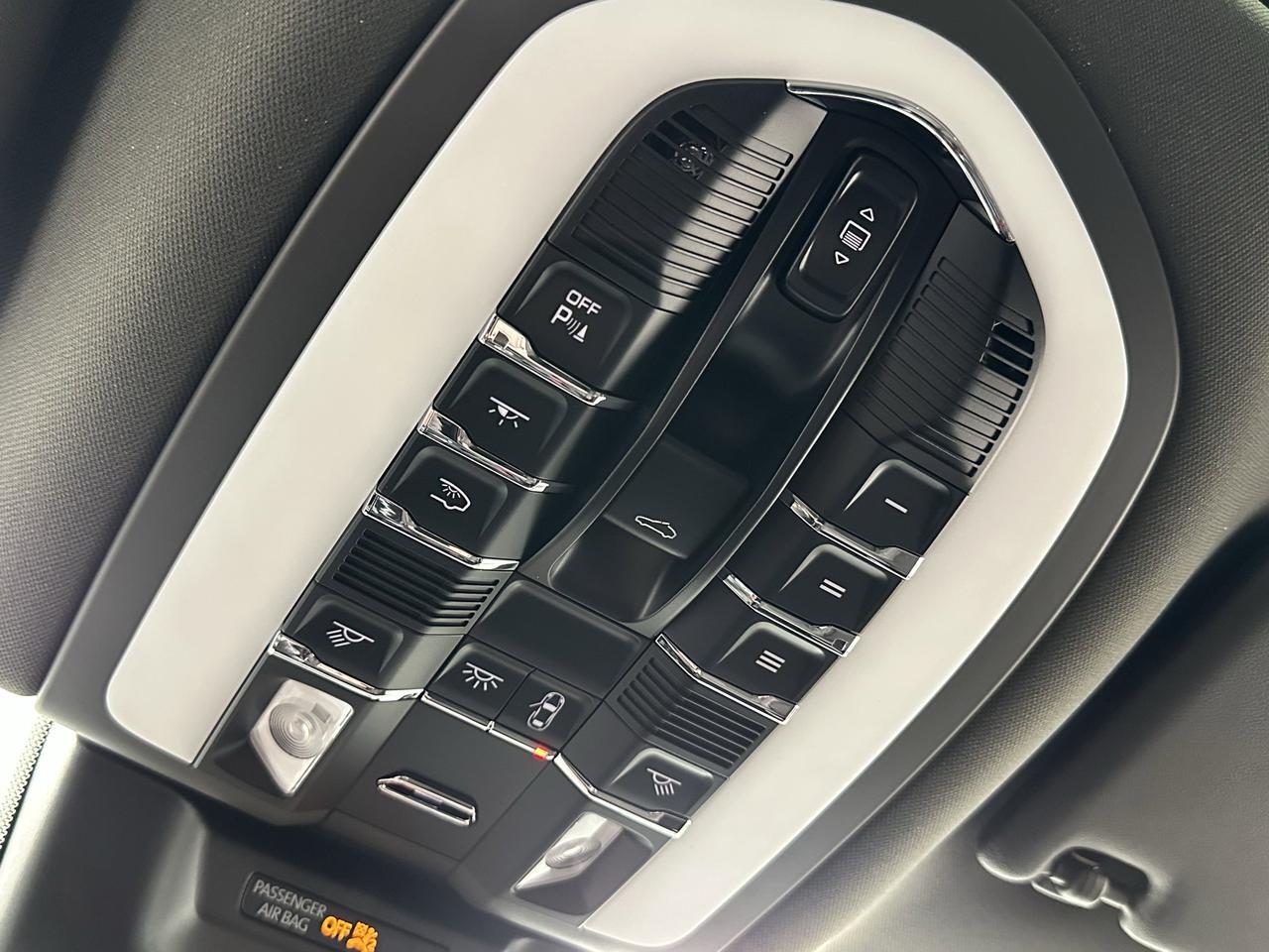 2025 Porsche Macan Newark DE